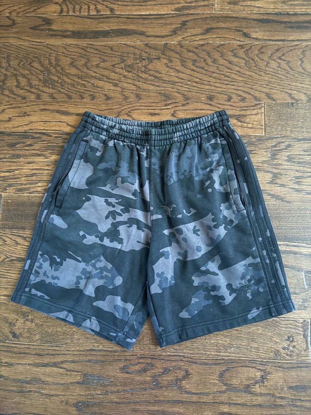 Adidas Men's Camo Performance Shorts - size medium Black/Grey great condition